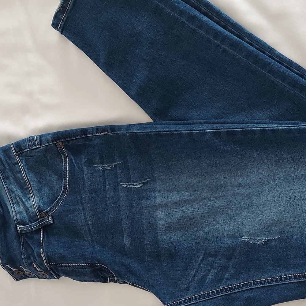 Suzanne Betro High-Waist Jeans